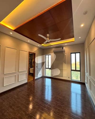 Separate Gate - 1 Kanal Luxurious Upper Portion On Top Location For Rent In DHA Phase 5 Lahore Separate Gate - 1 Kanal Luxurious Upper Portion On Top Location For Rent In DHA Phase 5 Lahore