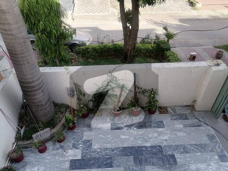 آئی ۔ 8/2 آئی ۔ 8,اسلام آباد میں 5 کمروں کا 10 مرلہ مکان 11.0 کروڑ میں برائے فروخت۔ آئی ۔ 8/2 آئی ۔ 8,اسلام آباد میں 5 کمروں کا 10 مرلہ مکان 11.0 کروڑ میں برائے فروخت۔