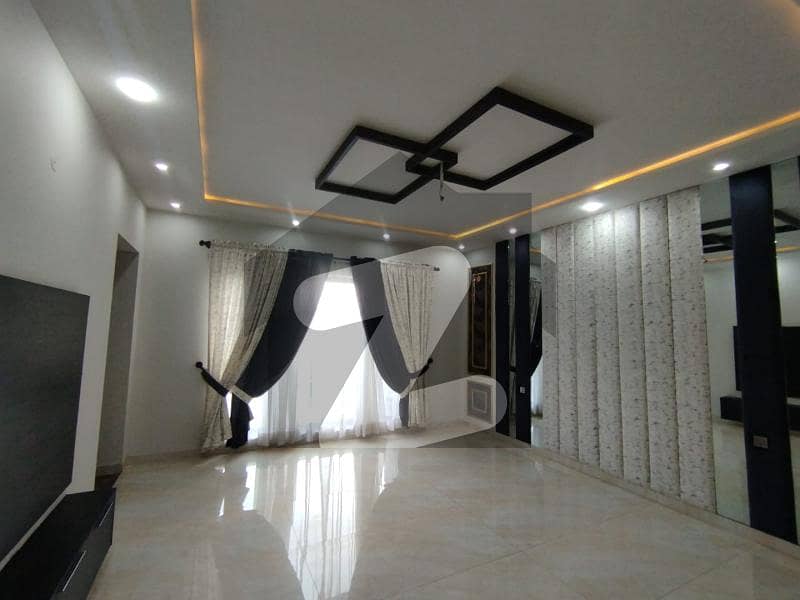 32 MARLA BRAND NEW HOUSE FOR SALE 32 MARLA BRAND NEW HOUSE FOR SALE