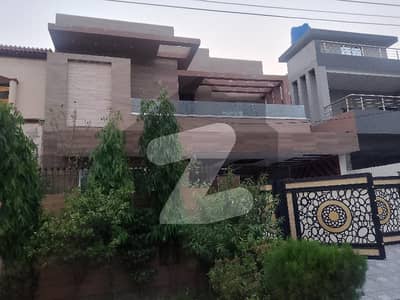 OPPOSITE DHA PHASE 5 FORMANITE SOCIETY 10 MARLA BRAND NEW HOUSE FOR RENT