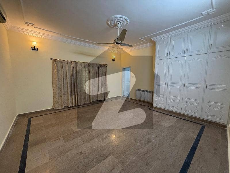 House For Rent In F7 House For Rent In F7