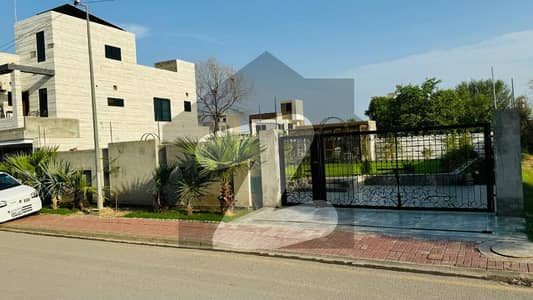 بحریہ ٹاؤن - طلحہ بلاک بحریہ ٹاؤن سیکٹر ای,بحریہ ٹاؤن,لاہور میں 1 کمرے کا 1 کنال فارم ہاؤس 3.75 کروڑ میں برائے فروخت۔