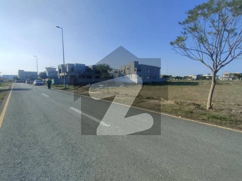 Most Demanding Area Residential 1-kanal Plot - Near Carrefour Super Market Play Ground 100' Rd Access