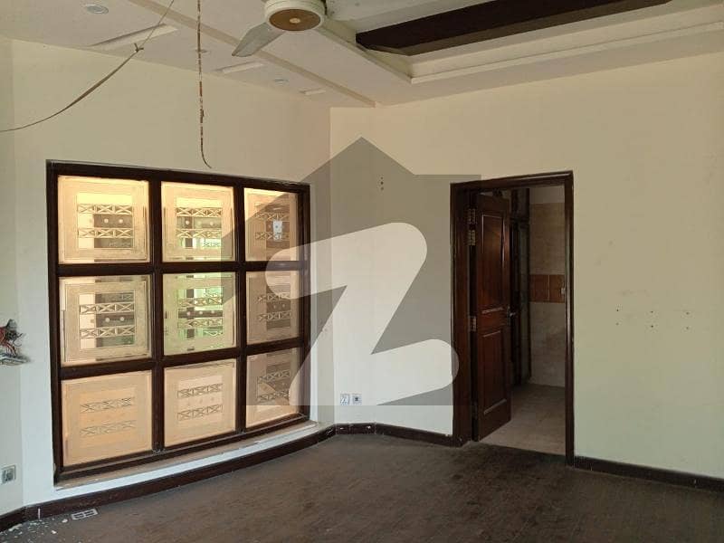 1kanal house Dha phase4 with Basment 1kanal house Dha phase4 with Basment