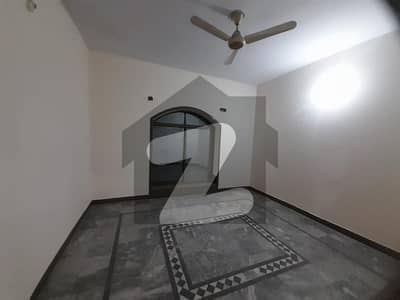 10 Marla House Available For Rent