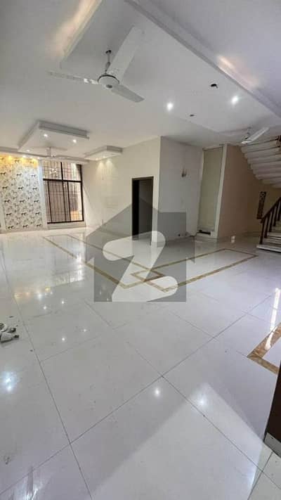25 Marla Double Story House For Rent In Muslim Town