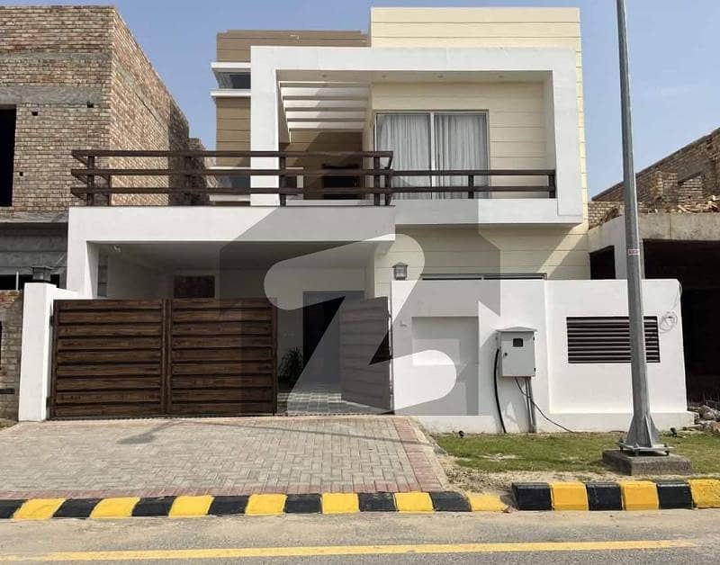 Park Facing 09Marla Newly Constructed Villa Available For Sale Park Facing 09Marla Newly Constructed Villa Available For Sale