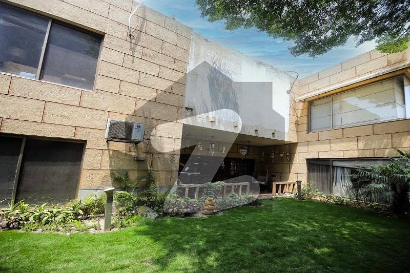 2 Kanal Very Well Maintained House Full Basement 2 Kanal Very Well Maintained House Full Basement