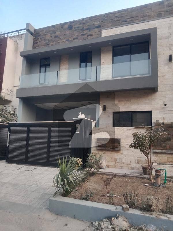 "Elegant 30x60 Residence in G-13/2 Where Style Meets Sophistication" "Elegant 30x60 Residence in G-13/2 Where Style Meets Sophistication"