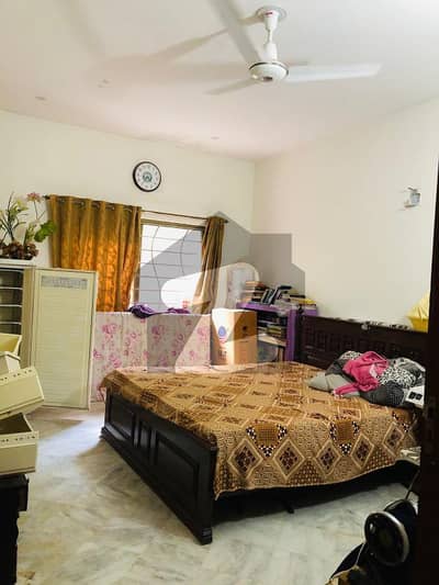 ONE KANAL INDEPENDENT LUSH CONDITION UPPER PORTION FOR RENT