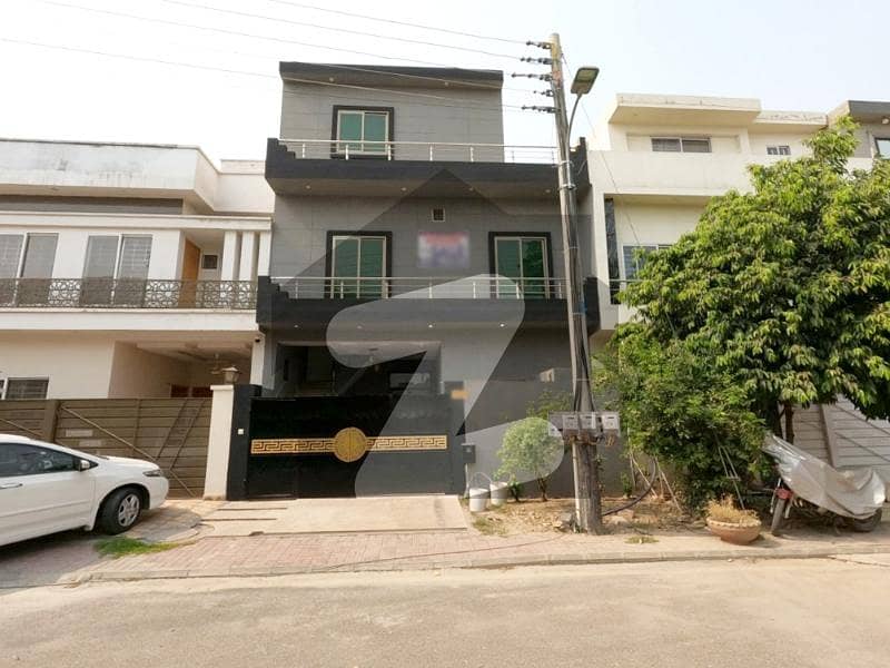 5 MARLA LUXURY HOUSE FOR SALE 5 MARLA LUXURY HOUSE FOR SALE