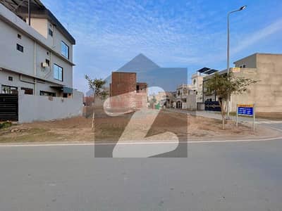 Prime Location 5 Marla Residential Plot For Sale In Rs. 7700000 Only Prime Location 5 Marla Residential Plot For Sale In Rs. 7700000 Only