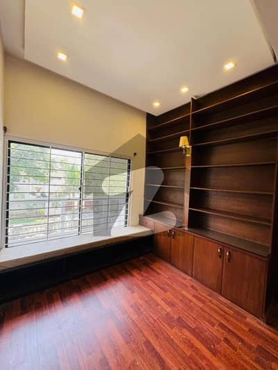 F-10 511 Square Yards House Available For Sale F-10 511 Square Yards House Available For Sale