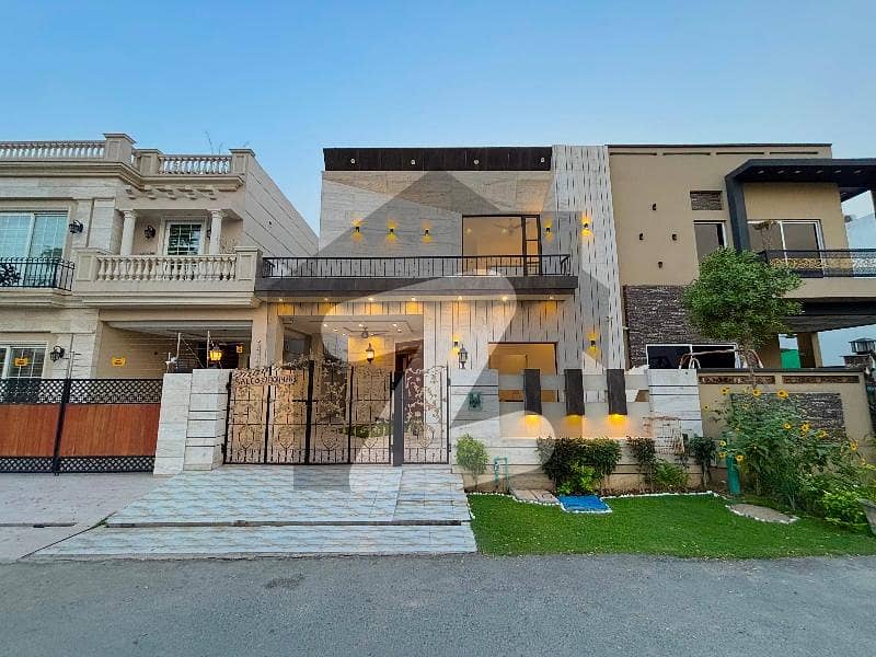 5 Marla House Available For Sale ln DHA 9 Town 5 Marla House Available For Sale ln DHA 9 Town