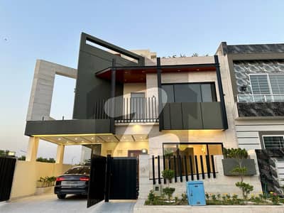 Designer House 2nd To Corner Near Park , Service Road Ideal Location Available For Sale