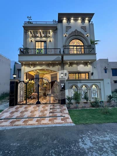 5 MARLA BRAND NEW LUXURY HOUSE FOR SALE AT HOT LOCATION