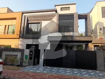 10 Marla Luxury House Available For Sale In Janiper Block Sector C Bahria Town Lahore