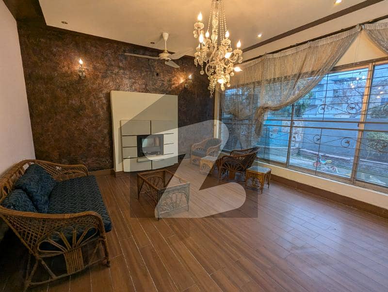 1 Kanal Beautiful House for sale 1 Kanal Beautiful House for sale