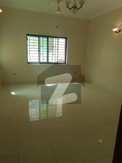 700 Yard 3 Bed Portion For Rent In DHA Karachi