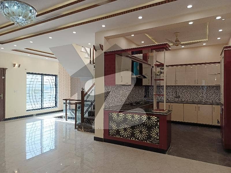 12 Brand New Condition Double Unit Corner House With Gas For Rent 12 Brand New Condition Double Unit Corner House With Gas For Rent