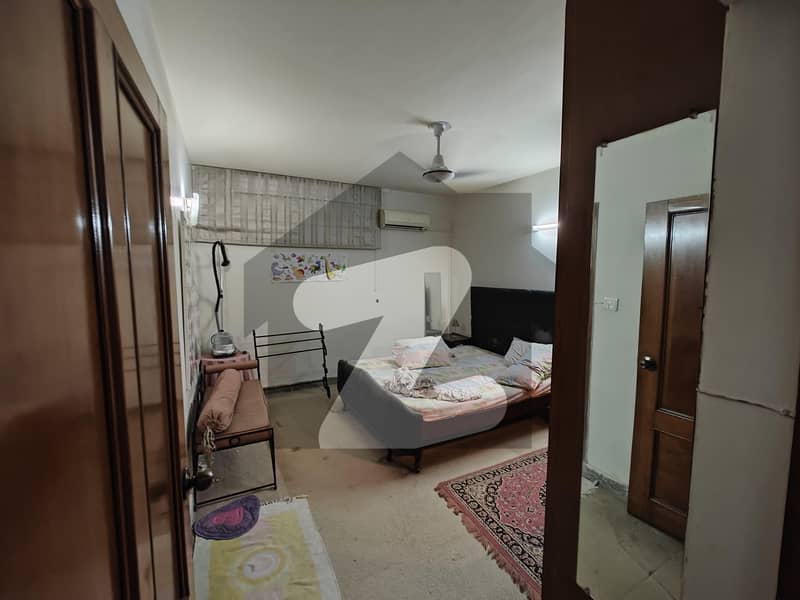 only Ladies room for rent in G11/3 only Ladies room for rent in G11/3