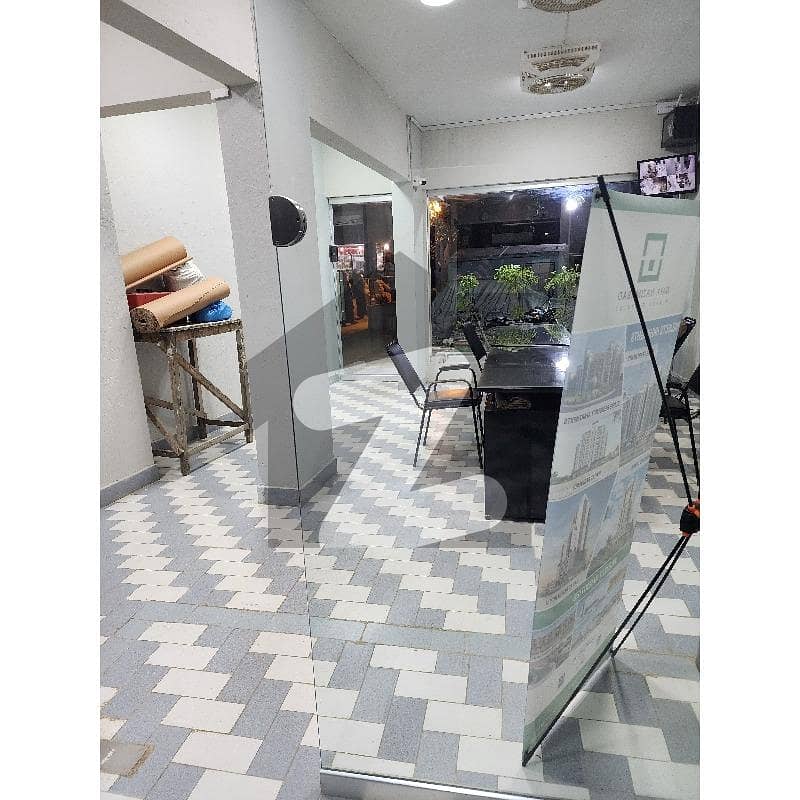 Newly Renovated, Prime Location, Busy Area For Any Type of Business, Lots of Foot Traffic. Newly Renovated, Prime Location, Busy Area For Any Type of Business, Lots of Foot Traffic.