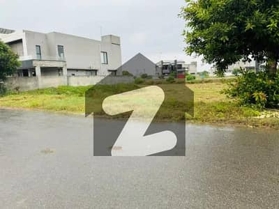 Pair of Kanal - Total 2 Kanal Top Location Plot No- Close to 827And 828 Block W Phase 7 DHA Lahore For Urgent Sale