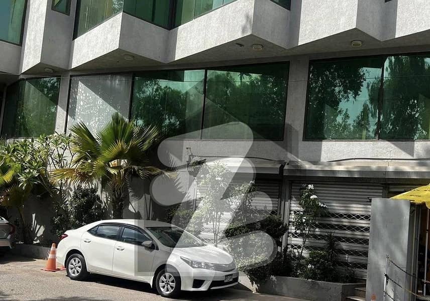Independent Building for Rent Main Shahrah-e-Quaideen Independent Building for Rent Main Shahrah-e-Quaideen
