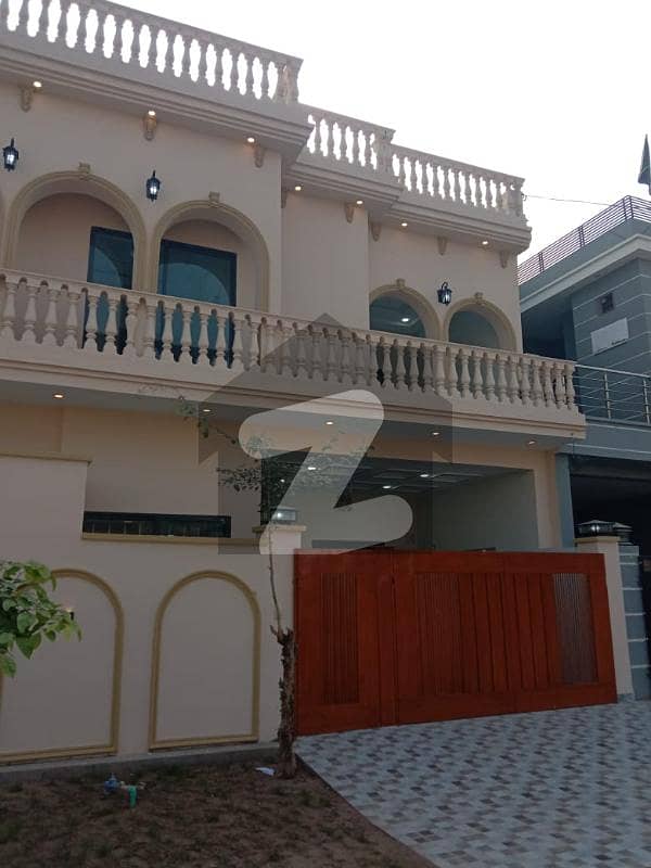 5 Marla Corner House Available For Sale