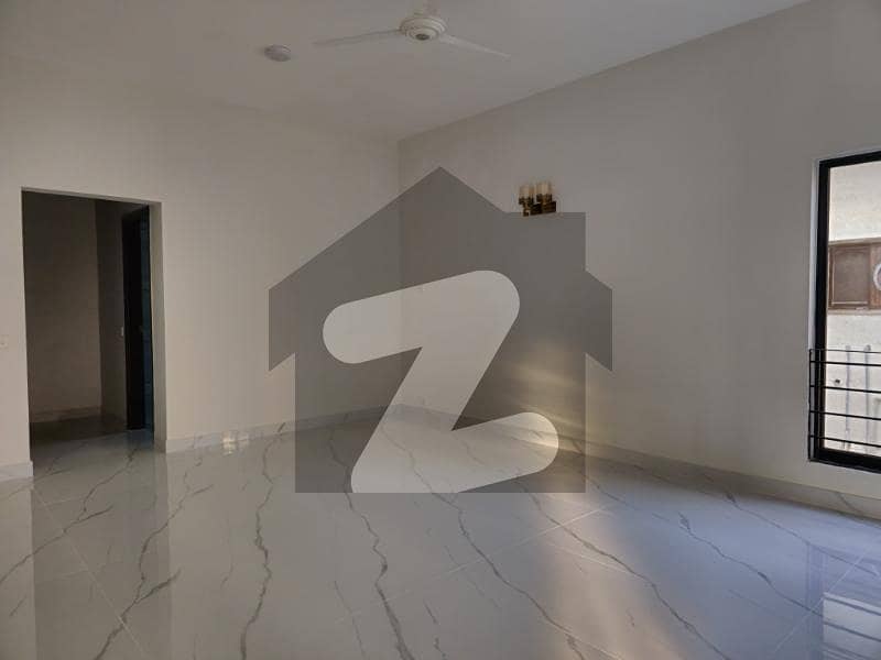 500 SQ YARD NEWLY RENOVATED HOUSE 500 SQ YARD NEWLY RENOVATED HOUSE
