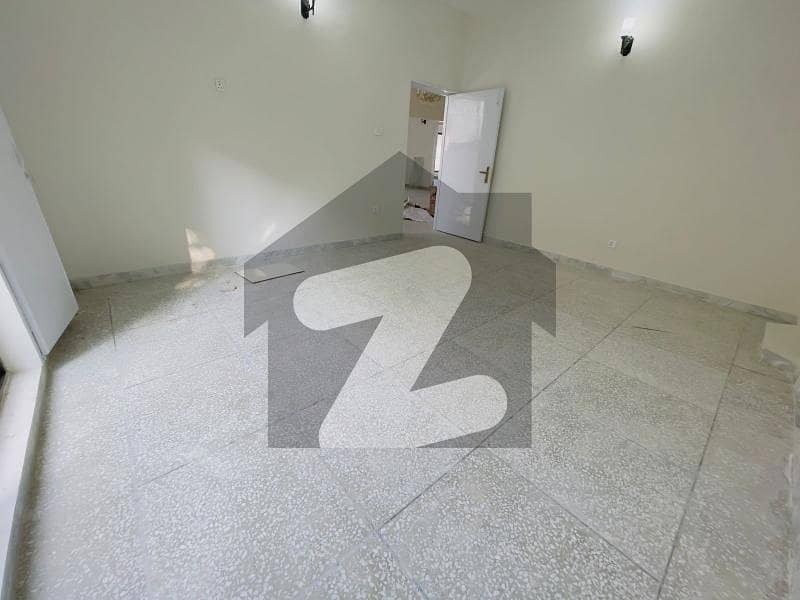 ایف ۔ 7 اسلام آباد میں 5 کمروں کا 1 کنال مکان 5.5 لاکھ میں کرایہ پر دستیاب ہے۔