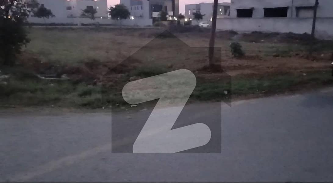 ڈی ایچ اے فیز 7 ڈیفنس (ڈی ایچ اے),لاہور میں 1 کنال رہائشی پلاٹ 3.7 کروڑ میں برائے فروخت۔ ڈی ایچ اے فیز 7 ڈیفنس (ڈی ایچ اے),لاہور میں 1 کنال رہائشی پلاٹ 3.7 کروڑ میں برائے فروخت۔