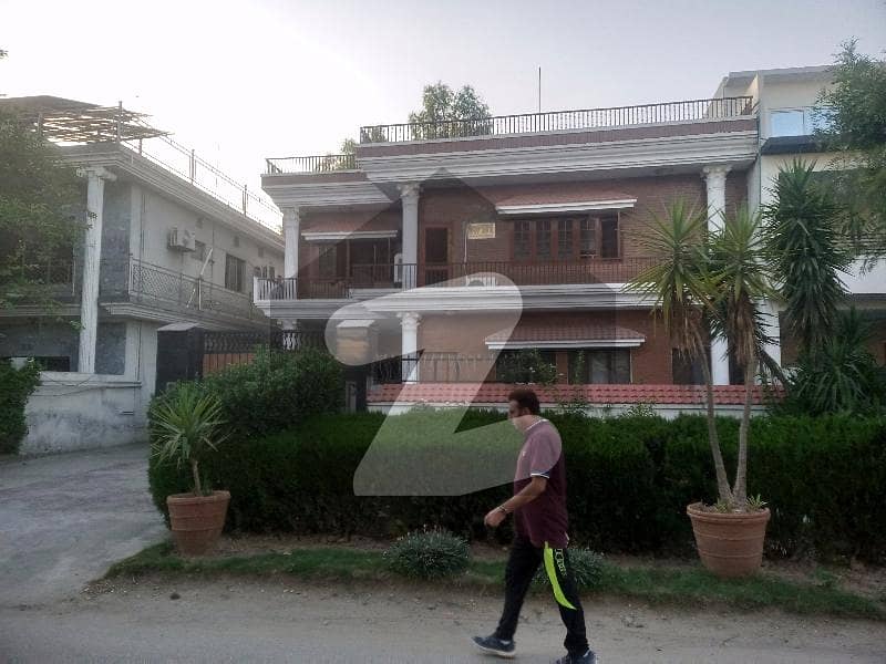 I-8 Beautiful Upper Portion With Separate Gate For Rent. I-8 Beautiful Upper Portion With Separate Gate For Rent.