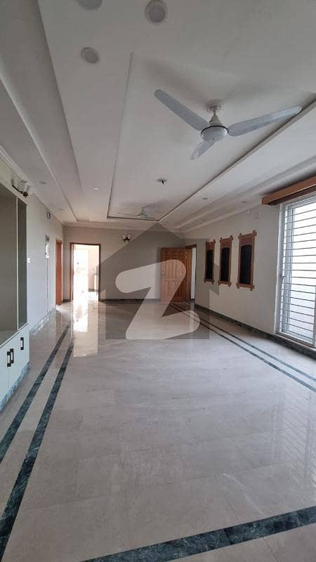 BEAUTIFUL LOCATION HOUSE FOR RENT BEAUTIFUL LOCATION HOUSE FOR RENT