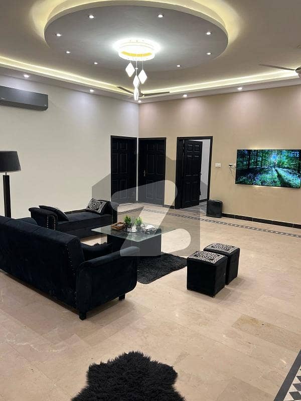 2 Kanal Bungalow Available For Rent 2 Kanal Bungalow Available For Rent