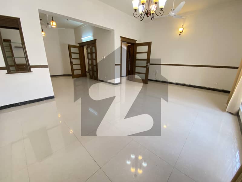 ایف ۔ 7 اسلام آباد میں 5 کمروں کا 1 کنال مکان 6.5 لاکھ میں کرایہ پر دستیاب ہے۔ ایف ۔ 7 اسلام آباد میں 5 کمروں کا 1 کنال مکان 6.5 لاکھ میں کرایہ پر دستیاب ہے۔