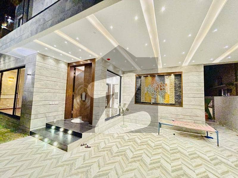 ONE KANAL BEAUTIFULL HOUSE AVALIABLE FOR RENT IN DHA PHASE 3 ONE KANAL BEAUTIFULL HOUSE AVALIABLE FOR RENT IN DHA PHASE 3