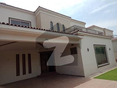 ONE KANAL BEAUTIFULL HOUSE AVALIABLE FOR RENT IN DHA PHASE 5