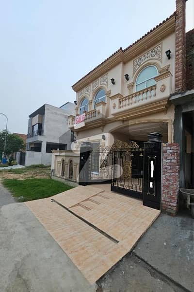 DEFENCE BEAUTIFUL 5 MARLA BRAND NEW HOUSE NEAR TO PARK FOR SALE IN DHA LAHORE