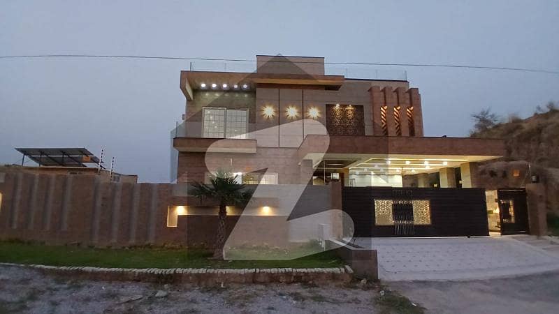 2 kanal luxury House For sale