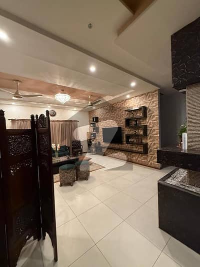 01 KANAL FULLY RENOVATED BEAUTIFUL HOUSE FOR SALE IN DHA PHASE 1.