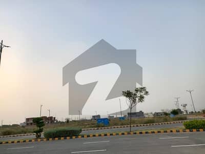 ڈی ایچ اے فیز 8 - بلاک زیڈ 1 ڈی ایچ اے فیز 8,ڈیفنس (ڈی ایچ اے),لاہور میں 1 کنال رہائشی پلاٹ 2.25 کروڑ میں برائے فروخت۔