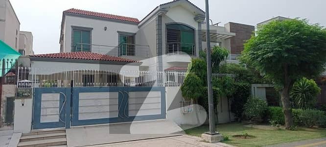 DHA Lahore Facing Park House 10 Marla Owner Built And Used