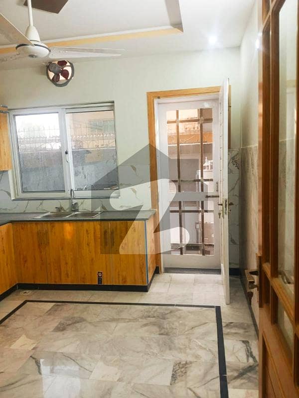 Brand New 10 Marla House With Full Basement Brand New 10 Marla House With Full Basement