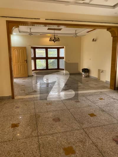 10 Marla Upper Portion In G-9 Excellent Location And Good Condition