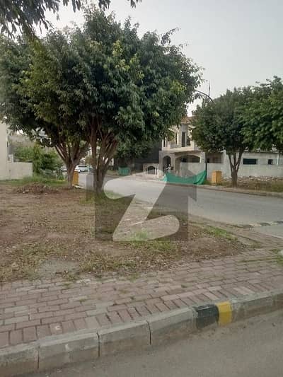 1 Kanal Corner Boulevard And Highted Location Plot Available For Sale 1 Kanal Corner Boulevard And Highted Location Plot Available For Sale