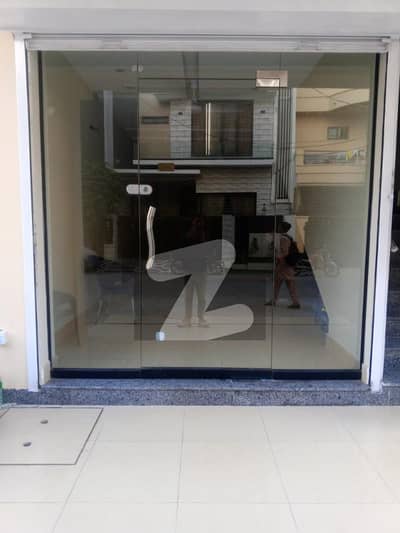 Shop Available For Rent