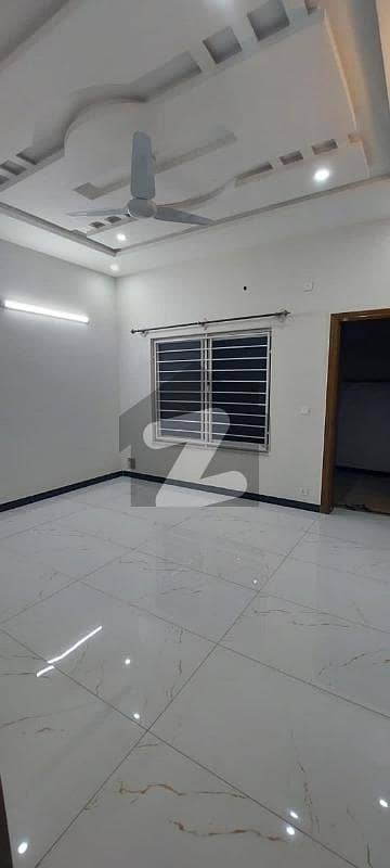 جی ۔ 13 اسلام آباد میں 6 کمروں کا 10 مرلہ مکان 7.2 کروڑ میں برائے فروخت۔ جی ۔ 13 اسلام آباد میں 6 کمروں کا 10 مرلہ مکان 7.2 کروڑ میں برائے فروخت۔