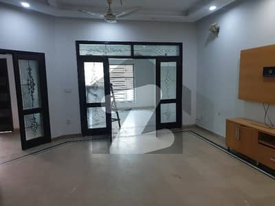 10 Marla Brand New House For Rent
