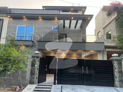 With Sui Gas Meter 10 Marla Slightly Used Facing PARK House For Sale In G Block Central Park Lahore With Sui Gas Meter 10 Marla Slightly Used Facing PARK House For Sale In G Block Central Park Lahore